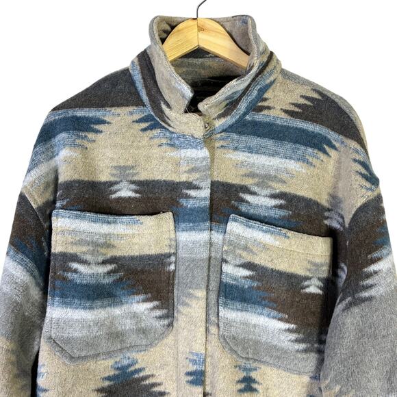 Outdoor Collection Aztec Fleece Shacket Mens L Beige Blue Button Front Western - Picture 5 of 7